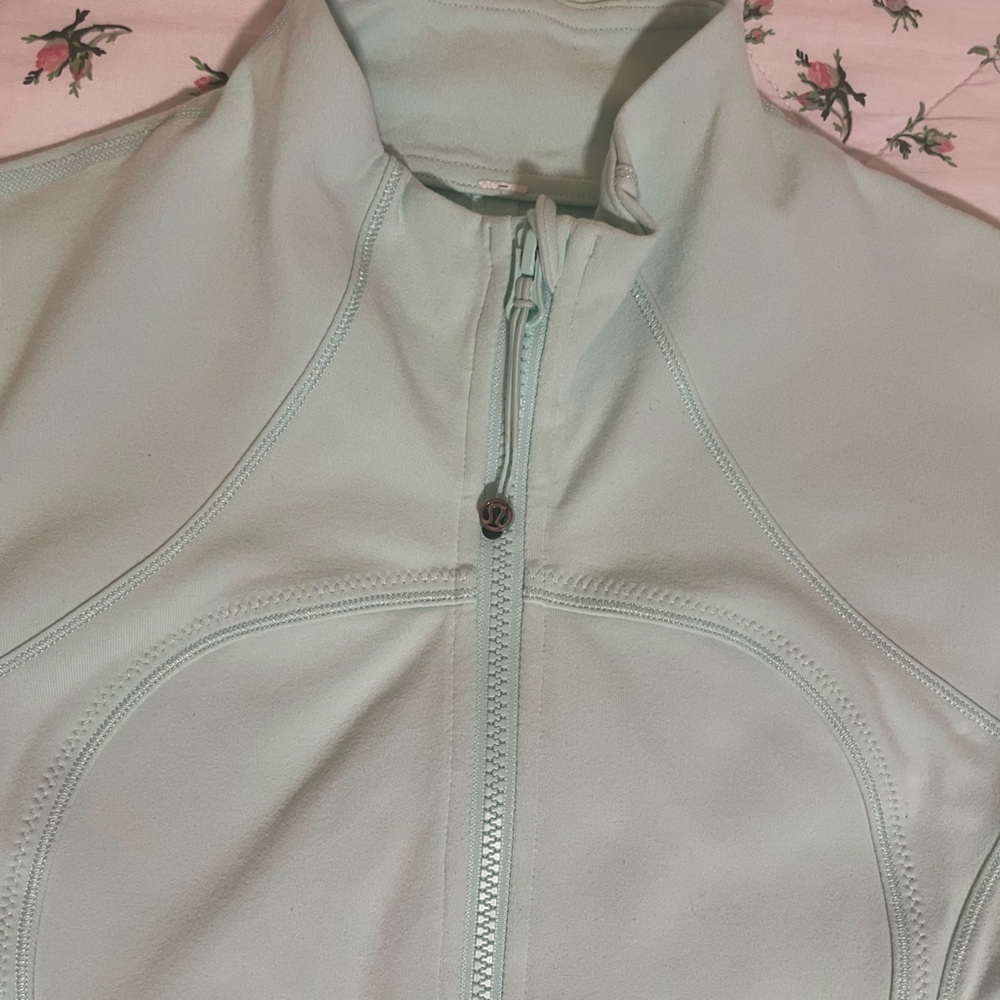 Lululemon Forme Jacket with Cuffins in Fresh Teal - Picture 7 of 8